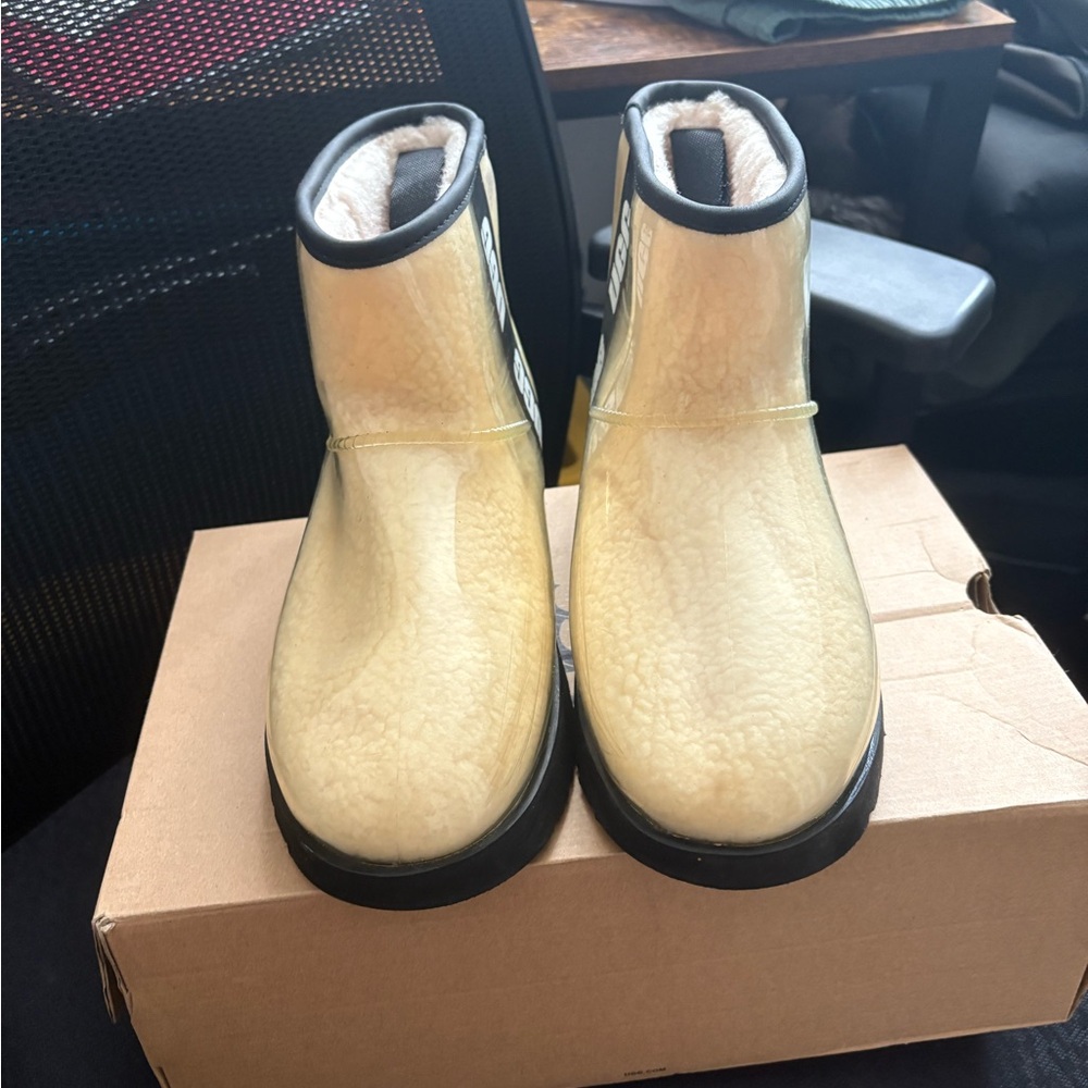 UGG Cream and Black Ankle Boots - Picture 4 of 6